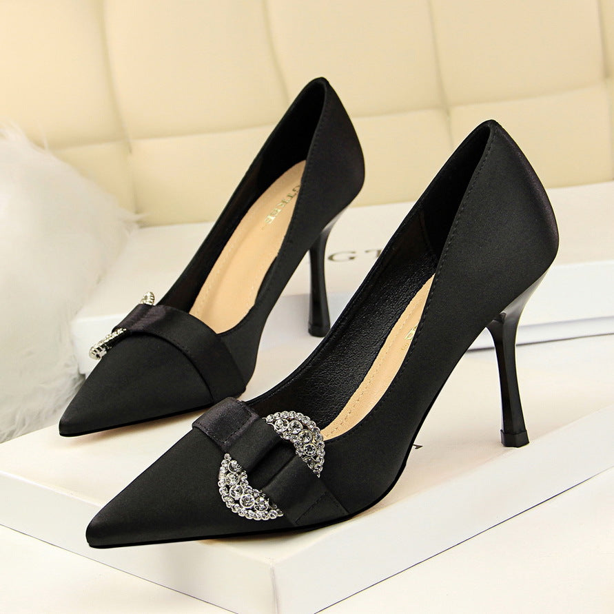 High-heeled satin pumps with Rhinestone Buckle