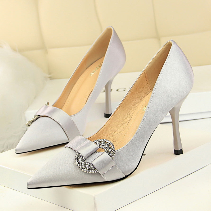High-heeled satin pumps with Rhinestone Buckle